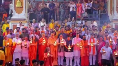 ऋषिकेश: परमार्थ निकेतन में सीएम धामी और नितिन नबीन ने की भव्य गंगा आरती, गूंजे सनातन और संस्कृति के स्वर