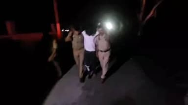हसनगंज: थाना अजगैन क्षेत्र में ट्रक चालक से लूट करने वाला आरोपी पुलिस मुठभेड़ में गिरफ्तार, दाहिने पैर में लगी गोली