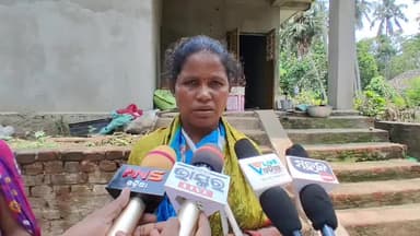 କେନ୍ଦ୍ରାପଡା: ଅଭିଯୋଗକାରିଙ୍କୁ ଡେରାବିଶ ଥାନାରେ ମାଡ , ଶୁଣନ୍ତୁ ଏନେଇ କଣ ରହିଛି ପ୍ରତିକ୍ରିୟା