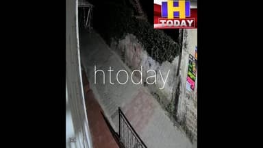 डिलीवरी बॉय की करतूत सीसीटीवी कैमरे में कैद, डिलीवरी देते समय एक घर से चुराया गमला, #chori #deliveryservice #hamirpur
