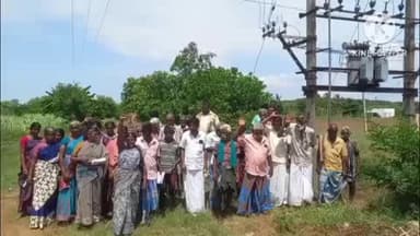 கடவூர்: முள்ளிப்பாடியில் டிரான்ஸ்பார்ம் சரி செய்யாததை கண்டித்து விவசாயிகள் பொதுமக்கள் போராட்டத்தில் ஈடுபட்டனர் .