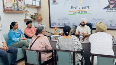पंजाबी बाग: विधायक ने तिलक नगर में लोगों से मिलकर सुनीं समस्याएं, टैंकर ड्राइवरों की मनमानी पर सख्त कार्रवाई के निर्देश