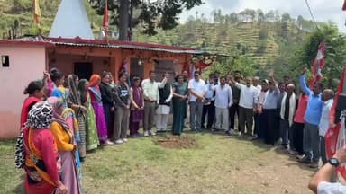 बाराकोट: विधायक खुशाल सिंह अधिकारी ने बाराकोट के ग्राम पंचायत पमदा नगन्यूनी में जन समस्याओं को सुना