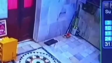 धुळे: आर्वी श्री रोकडोबा हनुमान मंदिराजवळील श्रीराम मंदिरात धाडसी चोरी सोन्या चांदीचे मुकुट चोरी दानपेटी फोडली
