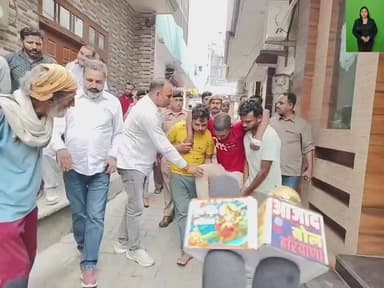 सफीदों आंखों में मिर्ची डालकर महिला की बाली छीनने वाले आरोपीयों की पुलिस ने कराई परेड