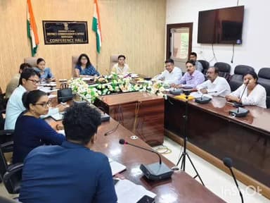 মৰিগাঁও: জিলা আয়ুক্তৰ কাৰ্যালয়ৰ সভাকক্ষত আজি জিলা পথ সুৰক্ষা সমিতিৰ এখন সভা