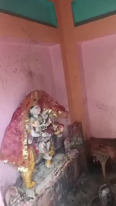 Mata Rani ko bahut dikkat Hoti Hai banne mein Koi Pani ki suvidha nahin Hai aur yah nahin vagaira pada hai aand tufani k