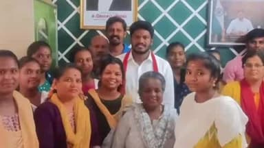 வாலாஜா: எய்ட் இந்தியா தொண்டு நிறுவனத்தினர் இன்று சோளிங்கர் எம்எல்ஏ சந்தித்து வாழ்த்து தெரிவித்தனர்