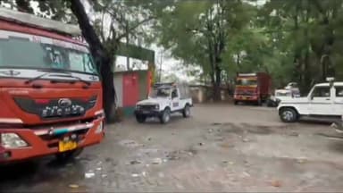 छात्रा के साथ आपत्तिजनक हालत में मिला शिक्षक,ग्रामीणों ने जमकर कर दी पिटाई,गया जेल Part 4