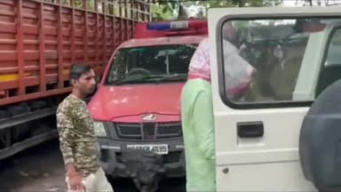 छात्रा के साथ आपत्तिजनक हालत में मिला शिक्षक,ग्रामीणों ने जमकर कर दी पिटाई,गया जेल Part 2
