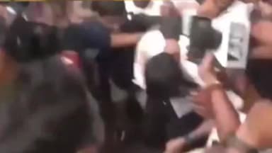 कोलकाता में अभिषेक बनर्जी पर हमला, पत्थर और अंडे फेंके गए
कोलकाता/सोनारपुर: तृणमूल कांग्रेस के राष्ट्रीय महासचिव एवं सां...
