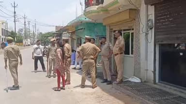 तिलहर: नगर के बिरियागंज में अंबेडकर प्रतिमा पर अशोभनीय माला पहनने वाले आरोपी को पुलिस ने किया गिरफ्तार