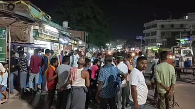सूरजगढ़: सूरजगढ़ा में रामनगर के पास बाइक में टक्कर के बाद लगी आग, तीन जख्मी