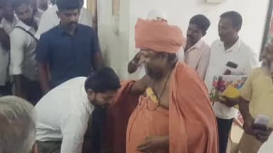 காரைக்குடி: மதிப்பெண் பெற்ற மாணவர்களுக்கு பரிசளிப்பு விழா; அமைச்சர் பாராட்டு