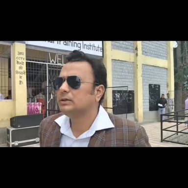 Salooni:- रिटर्निग अधिकारी कंवर सिंह ने अंतिम चरण पंचायत हुए चुनावों बार जानकारी
#election