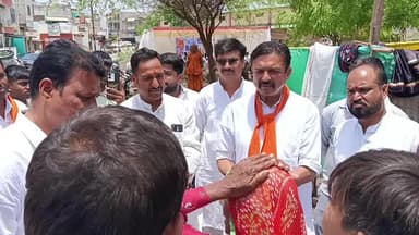 सुसनेर: गाडोलिया लोहार बस्ती: आंधी से झोपड़ियां क्षतिग्रस्त, पीड़ितों का दर्द बांटने पहुंचे पूर्व विधायक, जांच शुरू