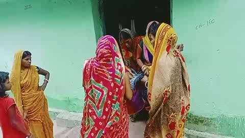 6290187655 village gosaimahari ka hai jo road nahi hone ke karna kisa paristhiti ko le jaya jata hai tisri giridih jh