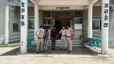 कोलारस: तेंदुआ पुलिस ने दो बाइक चोर गिरफ्तार किए, चोरी की दो मोटरसाइकिलें बरामद