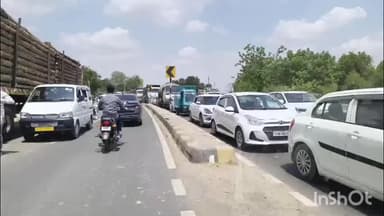 મહુધા: મહુધા ફાટક પાસે વાહનોની લાંબી કતારો, એક કિલોમીટર સુધી ટ્રાફિક જામના દ્રશ્યો સર્જાયા..