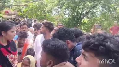 छिबरामऊ: समधन में घास काटने गए संविदा कर्मी की करंट लगने से हुई मौत, परिजनों ने मुआवजे की मांग को लेकर किया हंगामा