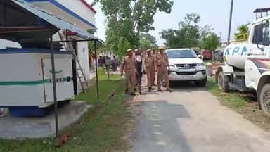 शोहरतगढ़: थाना शोहरतगढ़ पुलिस ने चेकिंग के दौरान एक शातिर चोर को माल सहित किया गिरफ्तार