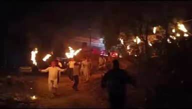 उत्तराखंड की गोद में बसा देवप्रयाग, जहां भागीरथी और अलकनंदा नदियों का संगम होकर मां गंगा का उद्गम माना जाता है, आज एक गं...
