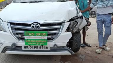 सुपौल: जदयू नेता की गाड़ी ने ई-रिक्शा को टक्कर मारी, महिला व बच्चे समेत चालक जख्मी, लोगों ने गाड़ी पकड़ी
