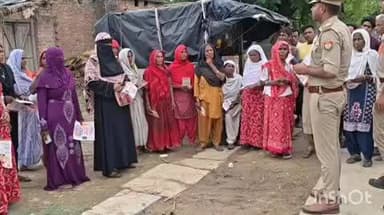 नानपारा: रुपईडीहा में मिशन शक्ति टीम ने चौपाल लगाकर बहू-बेटी सम्मेलन का आयोजन किया, महिलाओं और बालिकाओं को किया जागरूक