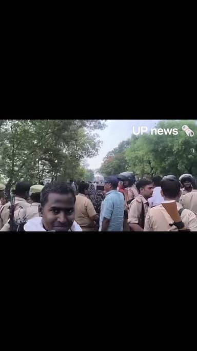🚨 इलाज के दौरान युवक की मौत, आक्रोशित ग्रामीणों ने किया सड़क जाम 🚨
उतरौला क्षेत्र के अहरौला गांव में घूमने के विवाद को ...