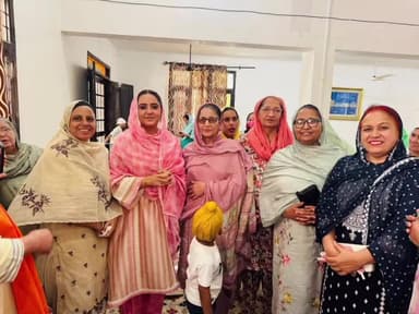 ਮੋਗਾ: ਵਾਰਡ ਨੰਬਰ 6 ਤੋਂ ਕੌਂਸਲਰ ਬਣਨ ਤੇ ਸ੍ਰੀ ਸੁਖਮਨੀ ਸਾਹਿਬ ਜੀ ਦੇ ਭੋਗ ਉਪਰੰਤ ਵਿਧਾਇਕ ਅਮਨਦੀਪ ਕੌਰ ਅਰੋੜਾ ਵੱਲੋਂ ਲਗਵਾਈ ਗਈ ਹਾਜਰੀ