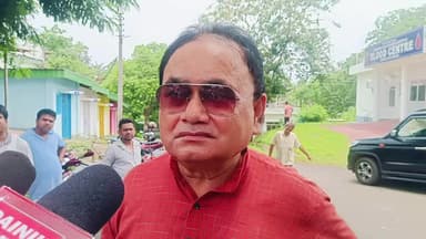 সাব্রুম: বাসের ধাক্কায় নিহত গৃহবধূর মামলায় প্রতিক্রিয়া জানান প্রাক্তন বিধায়ক