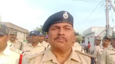 మార్టూరులో ఆదివారం ఉదయాన్నే కార్డెన్ అండ్ సెర్చ్ నిర్వహించిన పోలీసులు