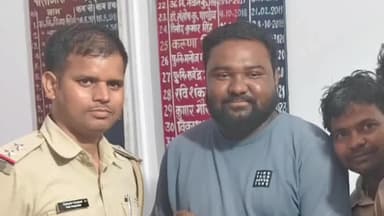 पालोजोरी: सिद्दो-कान्हू रक्षा मंच के सदस्यों ने थाना प्रभारी से की शिष्टाचार भेंट