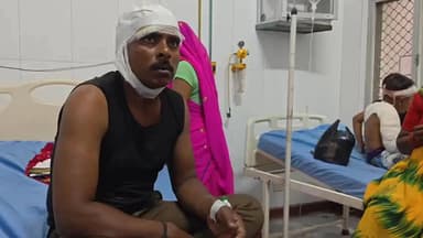 तिर्वा: मधुपूरी गांव में आंधी-पानी के दौरान सड़क पर गिरा बिजली विभाग का पोल, बाइक सवार परिवार घायल