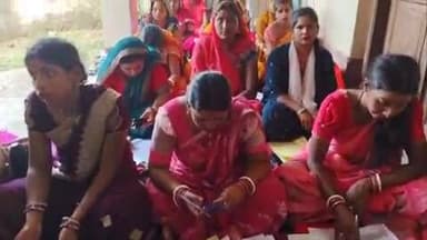 ठाकुरगंगटी: ठाकुर गंगटी प्रखंड क्षेत्र के परासी चौक मोड़ पर रविवार को एकल विद्यालय आचार्या की मासिक बैठक हुई