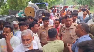 कासगंज: इशेपुर गांव के समीप बस का इंतजार कर रही गर्भवती महिला पार्षद को कार ने मारी टक्कर, मौके पर हुई दर्दनाक मौत