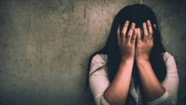 अक्कलकोट: अक्कलकोट मधील शाळेतील मुलीवर अत्याचार, तरुणाविरुद्ध पोलीस ठाण्यात गुन्हा दाखल
