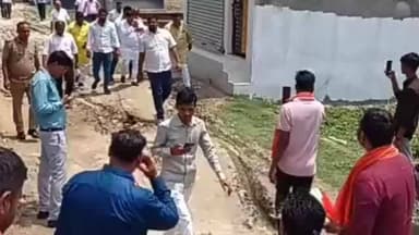 पडरौना: सांसद विजय दूबे ने 'मन की बात' सुनने के बाद कहा- जनभागीदारी से बनेगा विकसित भारत, सुकरौली में बूथ बैठक भी संपन्न