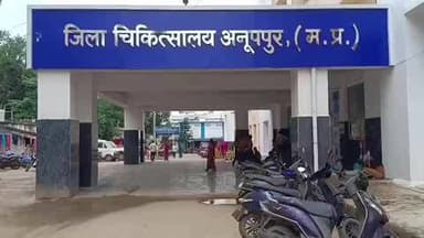 अनूपपुर: पसला के पास सड़क दुर्घटना, बाइक चालक घायल