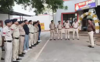 कटनी नगर: थाना प्रभारी राजेंद्र मिश्रा को दूल्हे की तरह सजाकर दी विदाई, ढोल-नगाड़ों के साथ हुए सेवानिवृत्त