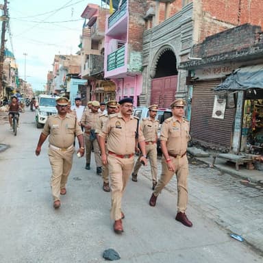 अपर पुलिस अधीक्षक श्री चंद्रकेश सिंह द्वारा शांति/कानून एवं यातायात व्यवस्था एवं बनाए रखने हेतु थाना को0 भिनगा क्षेत्र अ...