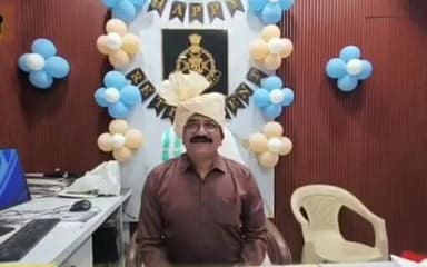 "दूल्हे की तरह सजे थाना प्रभारी को भावुक विदाई, ढोल-नगाड़ों के साथ सेवानिवृत्त हुए राजेंद्र मिश्रा