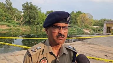 #चित्रकूट में हुई घटना के संबंध में #एसपी अरुण सिंह का बयान।
#chitrakootpolice #BreakingNews #ViralNewsUpdate #followers...