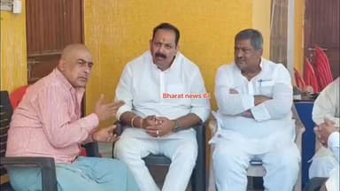 #गाजीपुर।
होटल मालिक के पुत्र की हत्या का मामला।
बीजेपी एमएलसी धर्मेंद्र सिंह तुलसी ने की परिजनों से मुलाकात।
एमएलसी धर्...