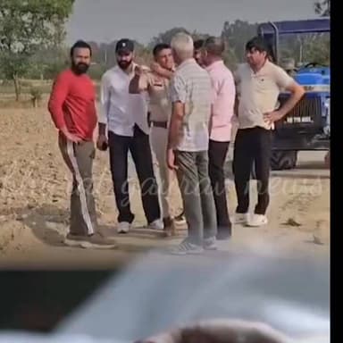 झज्जर जिले का गांव दुजाना मे दिनदहाड़े चली गोलिया , 6 से 7 गोलियां.....
#haryana #dujana #jhajjar #newsfeed #NewsUpdate...