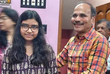 মহারানী কাসীশ্বরী গার্লস হাই স্কুলের ছাত্রী অদৃতা পাল , ২০২৬ সালে উচ্চমাধ্যমিক পাশ করে ৫০০ মধ্যে ৪৯১ নম্বর পেয়ে রাজ্যে ...