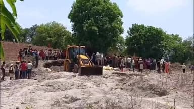 शहपुरा: पड़रिया कला गांव में छुई मिट्टी खदान धंसने से महिलाएं दबीं, मौके पर रेस्क्यू ऑपरेशन जारी