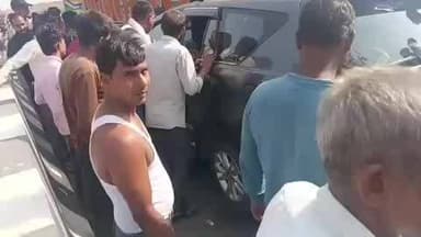 सुवासरा में भारी एक्सीड गाड़ी पर यूपी पासिंग नंबर
