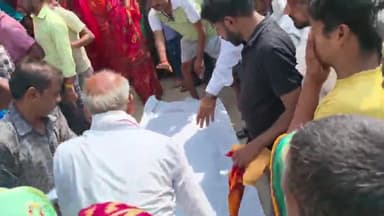 महमूदाबाद: दिल्ली भवन हादसे में जान गंवाने वाले आलोक वर्मा का शव चांदपुर पहुंचा, आईएएस की तैयारी कर रहे युवक की मौत