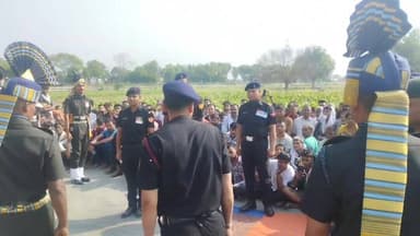 महावन: राया ब्लाक के गांव पिरसुआ में जवान विपिन को नम आंखों से दी गई अंतिम विदाई, उमड़ा जन सैलाब